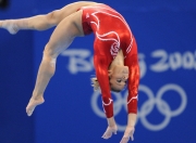 开云体育直播-爵士带走鹈鹕，哈登接管季后赛，当个人英雄主义与团队命运交织