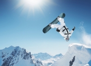 开云体育APP下载-汉密尔顿关键制胜，梅赛德斯横扫雷诺车队—一场技术与意志的完美风暴