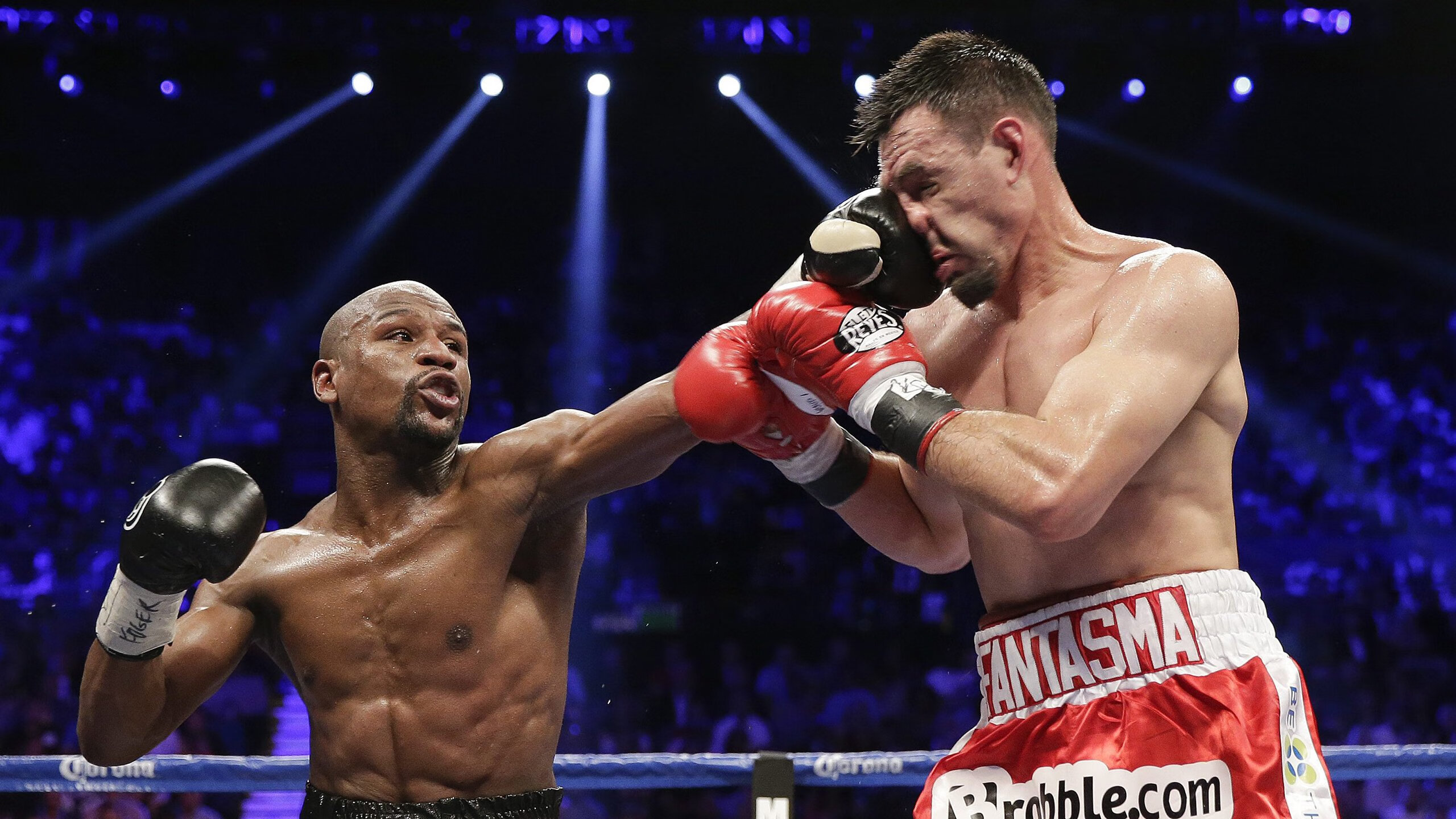 西甲国家德比之夜，莫兰特防守端锁死对手，篮球与足球的跨界交响