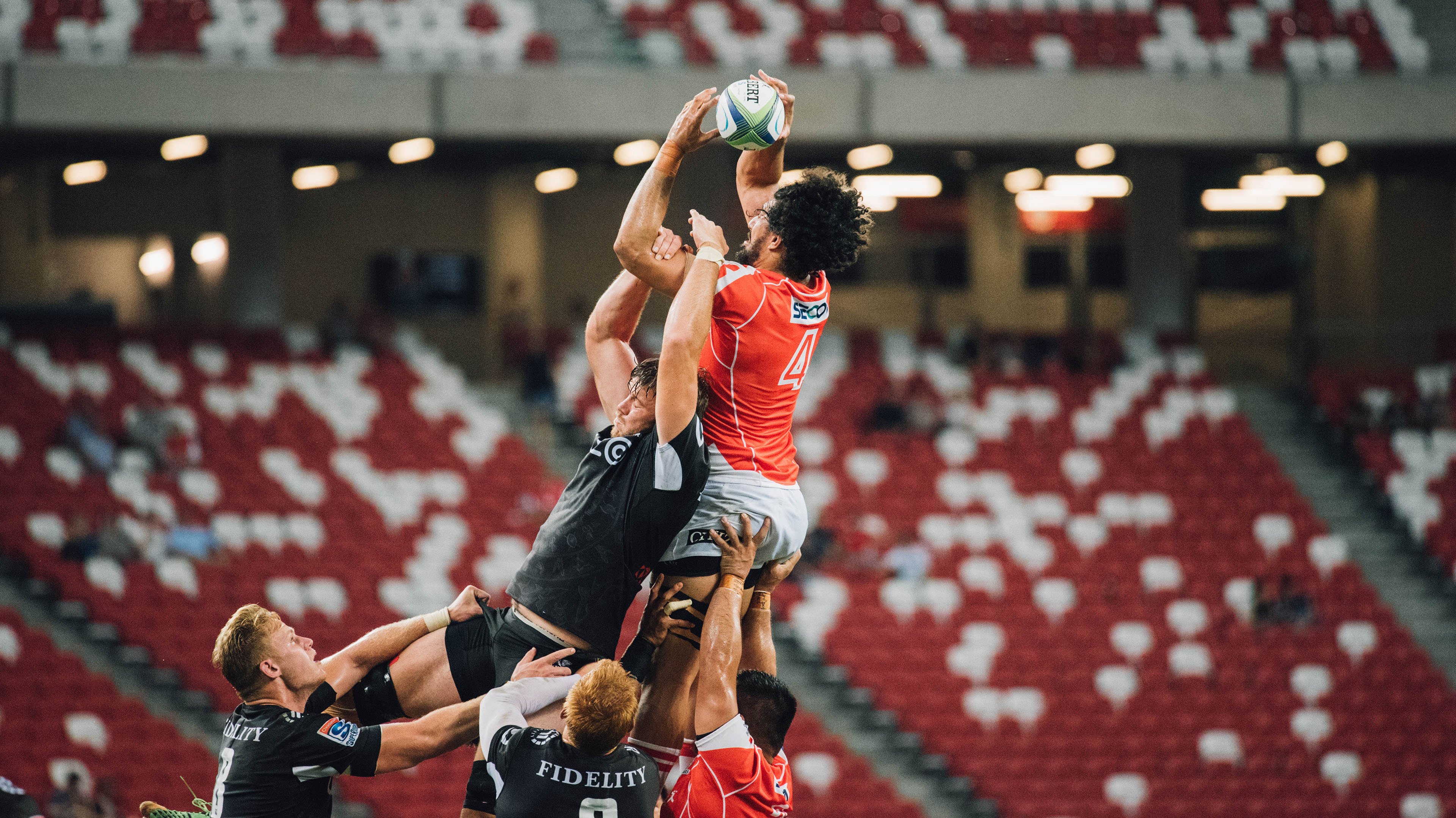 东决关键战之夜，库里压力下完成爆发