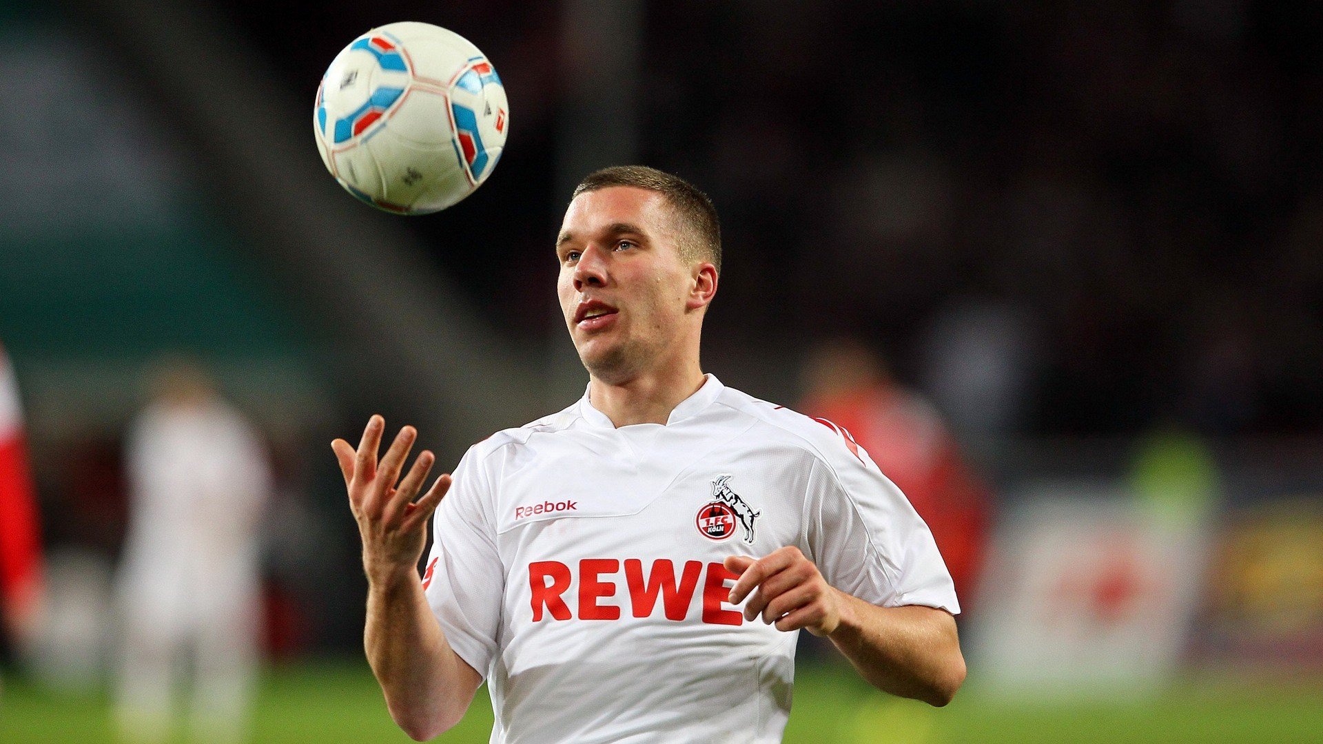 富安健洋一夫当关，南非绝杀澳大利亚背后的防守艺术