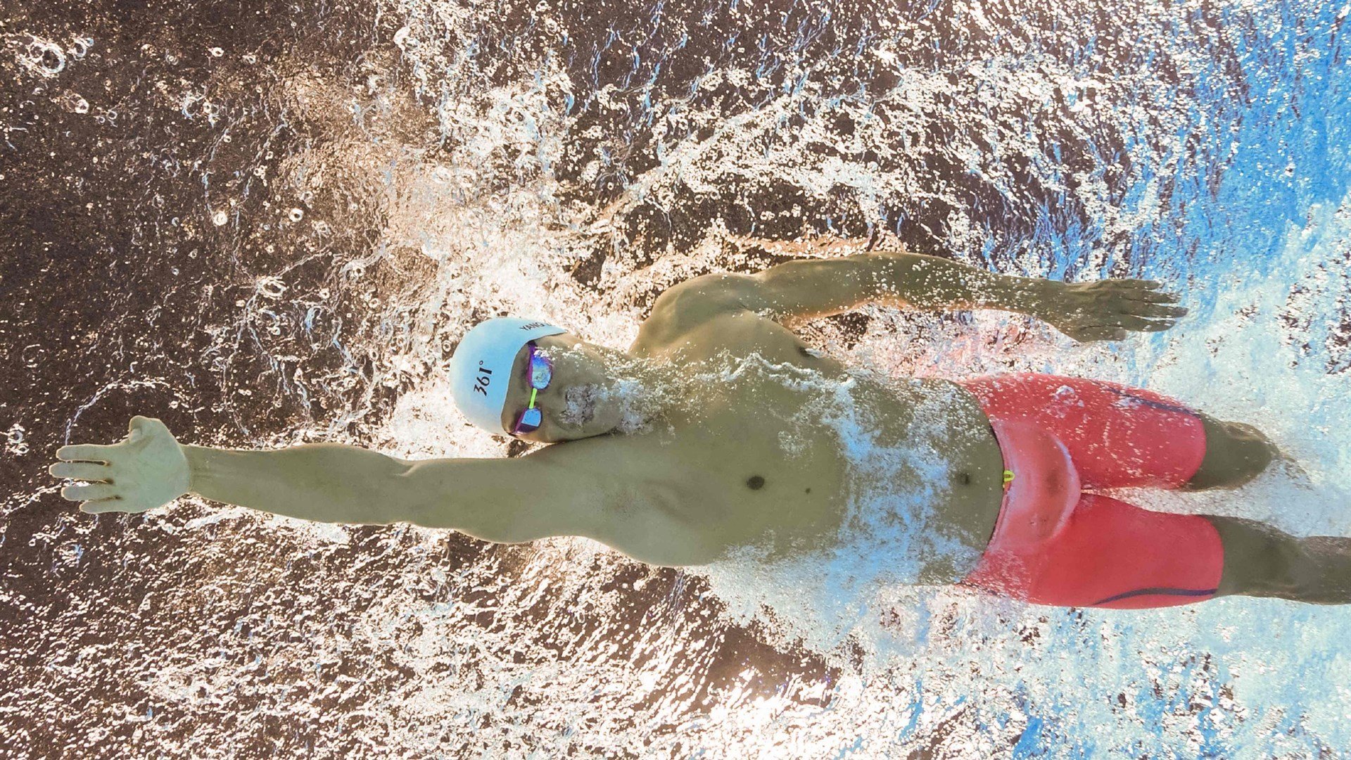 贝蒂斯闪电破局,一场让中国球迷提前下班的欧冠半决赛